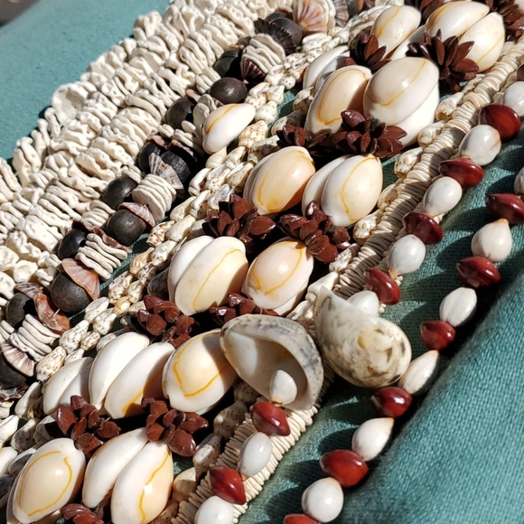 Vintage shell necklaces/beads set - Picture 1 of 5